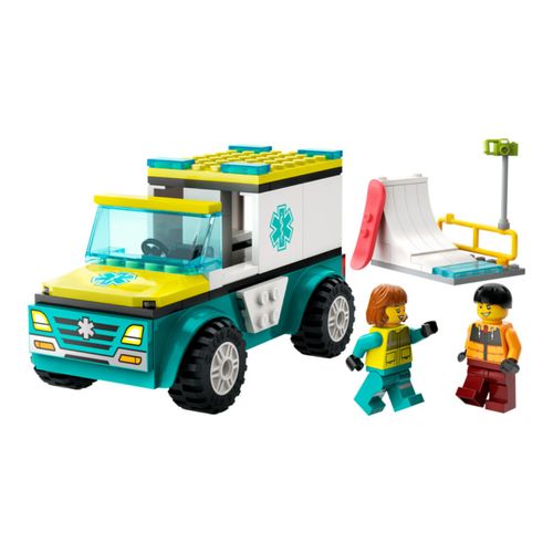 Ambulancia De Emergencias Y Chico Con Snowboard