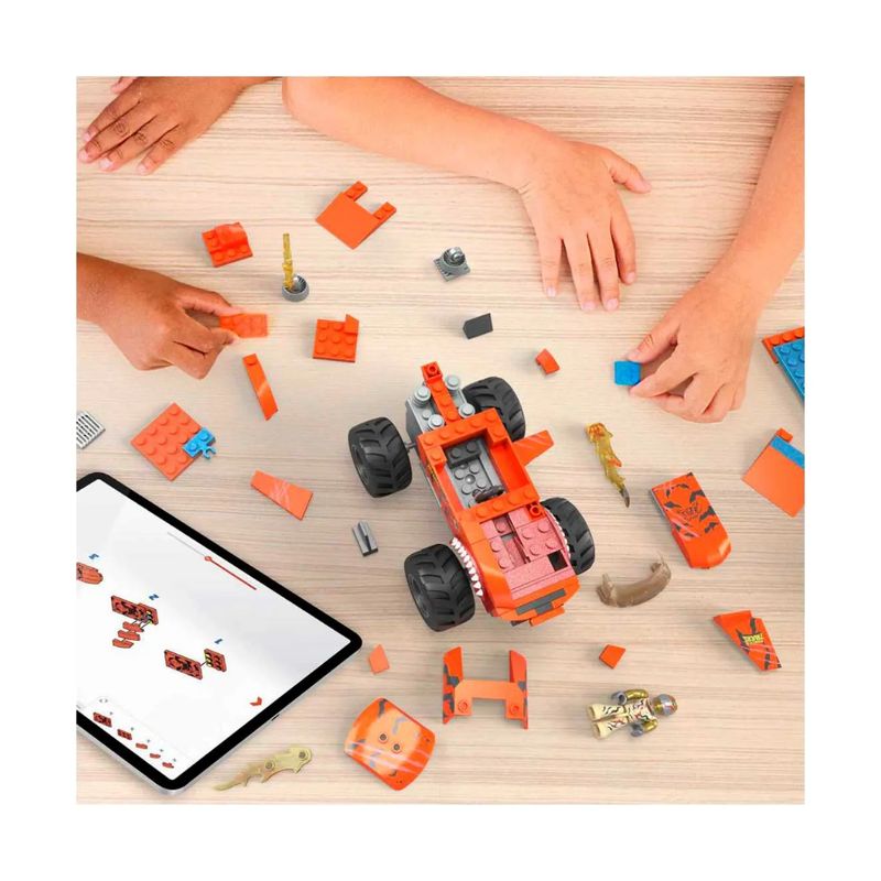 Monster%20Trucks%20autos%20Tiger%20Shark%20Chomp%20Course