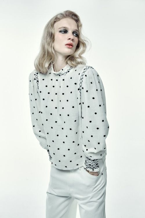 Blusa Flores Bordadas