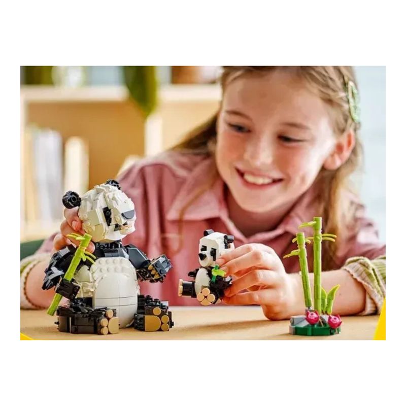 Fauna%20Salvaje%20Familia%20De%20Pandas