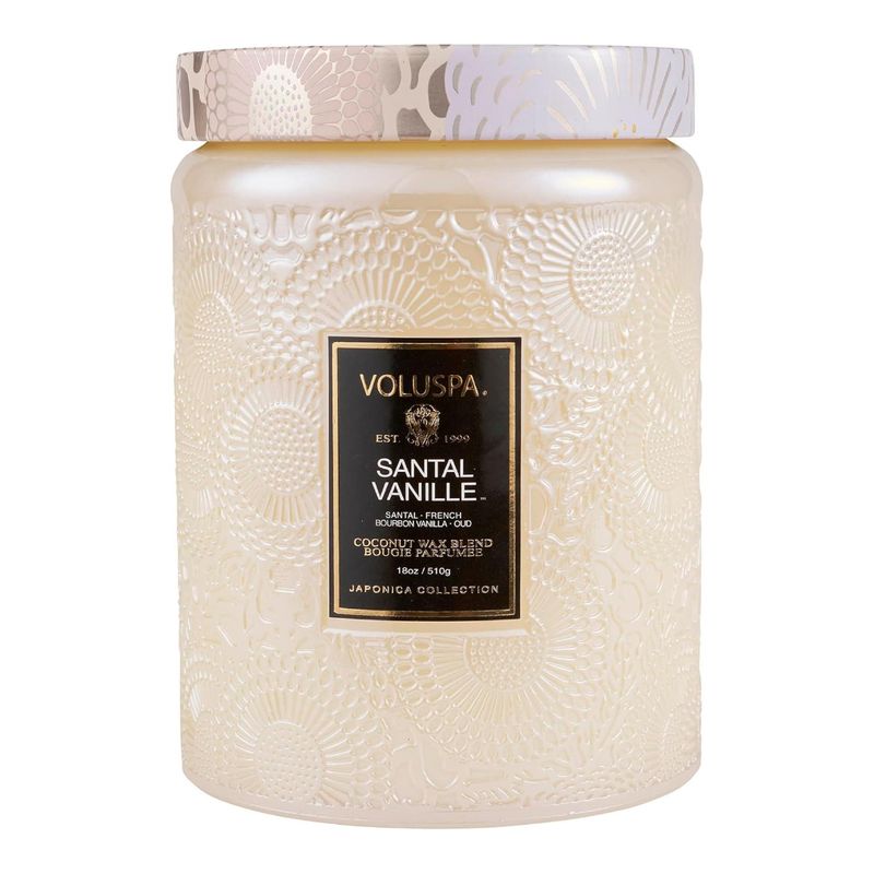 Vela%20Santal%20Vanille%20Large%20Embossed%20Glass%20Jar