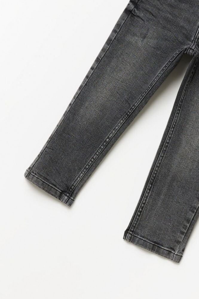 Jeans%20Cinco%20Bolsillos%20Reservado%20Trasero