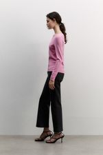 Pulover%20Liso%20Cuello%20Barco