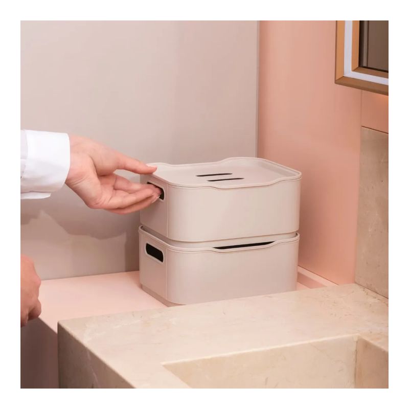 Canasta%20De%20Plastico%20Grande%20De%20Plastico%205%2C4L%20%2030%2C5%20X%20X%2018%2C5%20X%2012%2C4%20Cm%20C%2F%20Tapa%20Light%20Gray