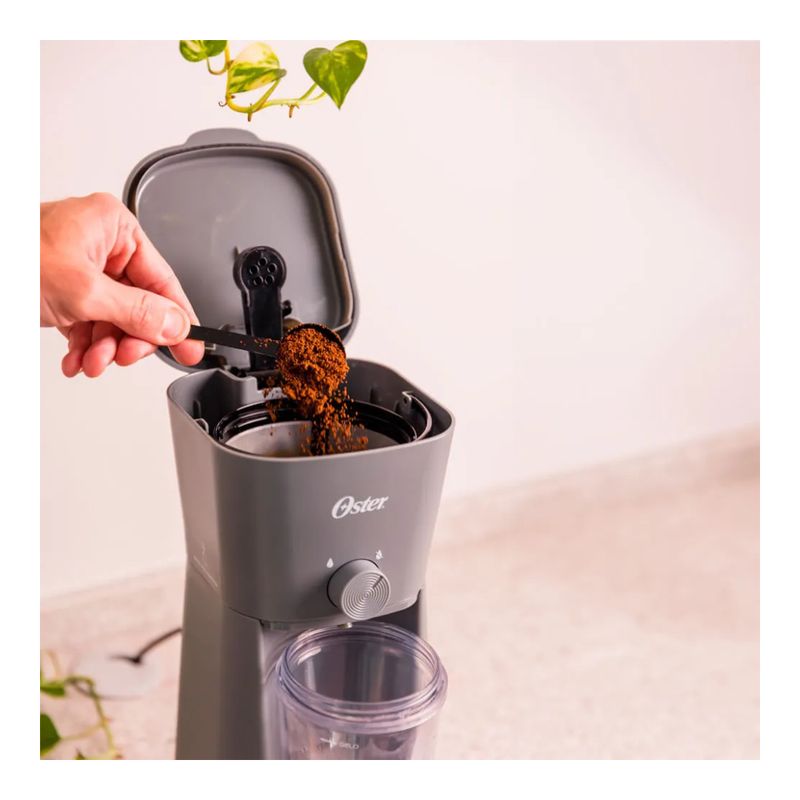 Cafetera%20Helada%20Oster%202%20En%201%20De%20600%20Ml%20700W