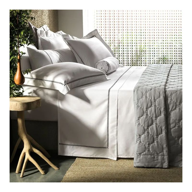 Juego%20de%20Sabana%204Pzs%20Bordados%20En%20Satin%20300H%20Cercl%C3%AA%20250X250%20Blanco