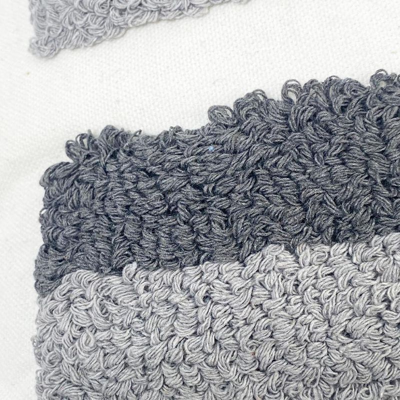 Almohadon%20600G%2045X45X8Cm